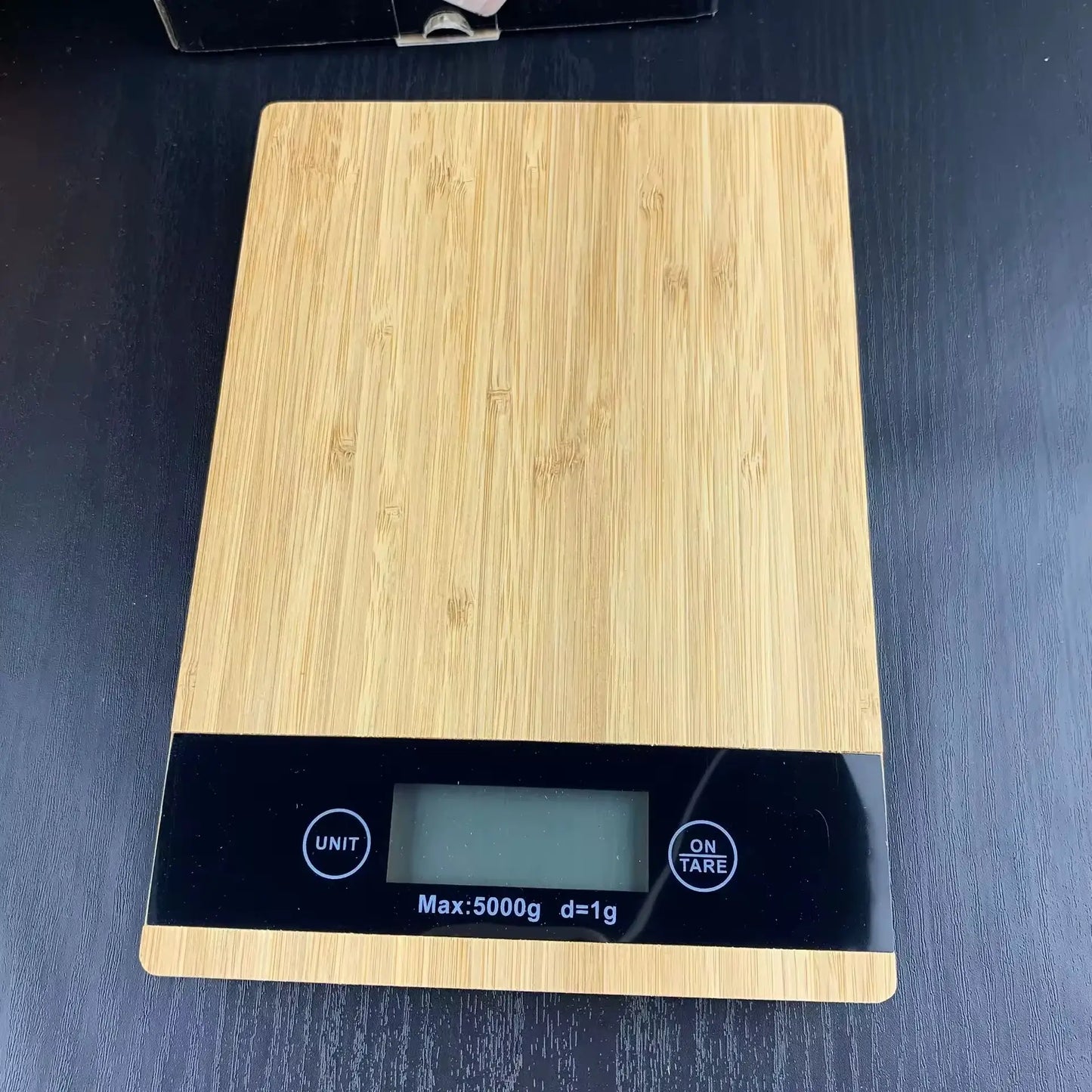 Ηλεκτρονική Ζυγαριά Κουζίνας με Ξύλινη Επιφάνεια κοπης & LCD Οθόνη – Υψηλή Ακρίβεια & Μοντέρνος Σχεδιασμός