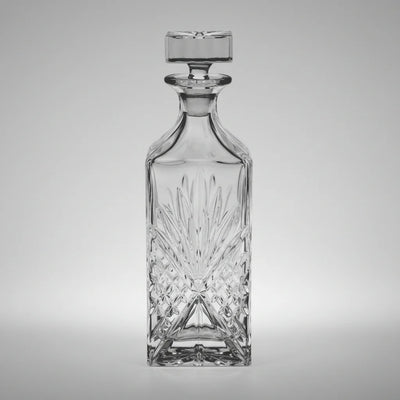 Γυάλινη Καράφα Ουίσκι & Ποτού "Home Style" 850ml – Τετράγωνη με Ανάγλυφο Σχέδιο & Αεροστεγές Πώμα