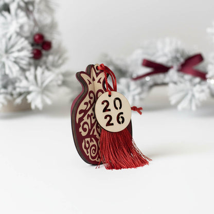 Διακοσμητικό Ρόδι με Χαραγμένο “2026” & Φούντα – Σύμβολο Τύχης 12 εκ