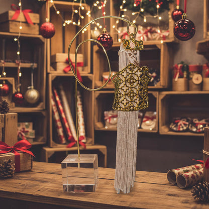 Επιτραπέζιο Διακοσμητικό χρυσο Σπίτι 2026 – Με μπεζ φούντες και βάση