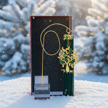 Χριστουγεννιάτικο γουρί με γυάλινη βάση και κουτι “Δέντρο Ζωής” – Για Μια Χρονιά με Ρίζες, Φως και Προορισμό