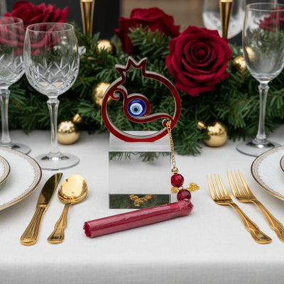 Χριστουγεννιάτικο γουρί με γυάλινη βάση και κουτι “Ρόδι & Μάτι” κοκκινο – Για Μια Χρονιά με Αφθονία και Προστασία